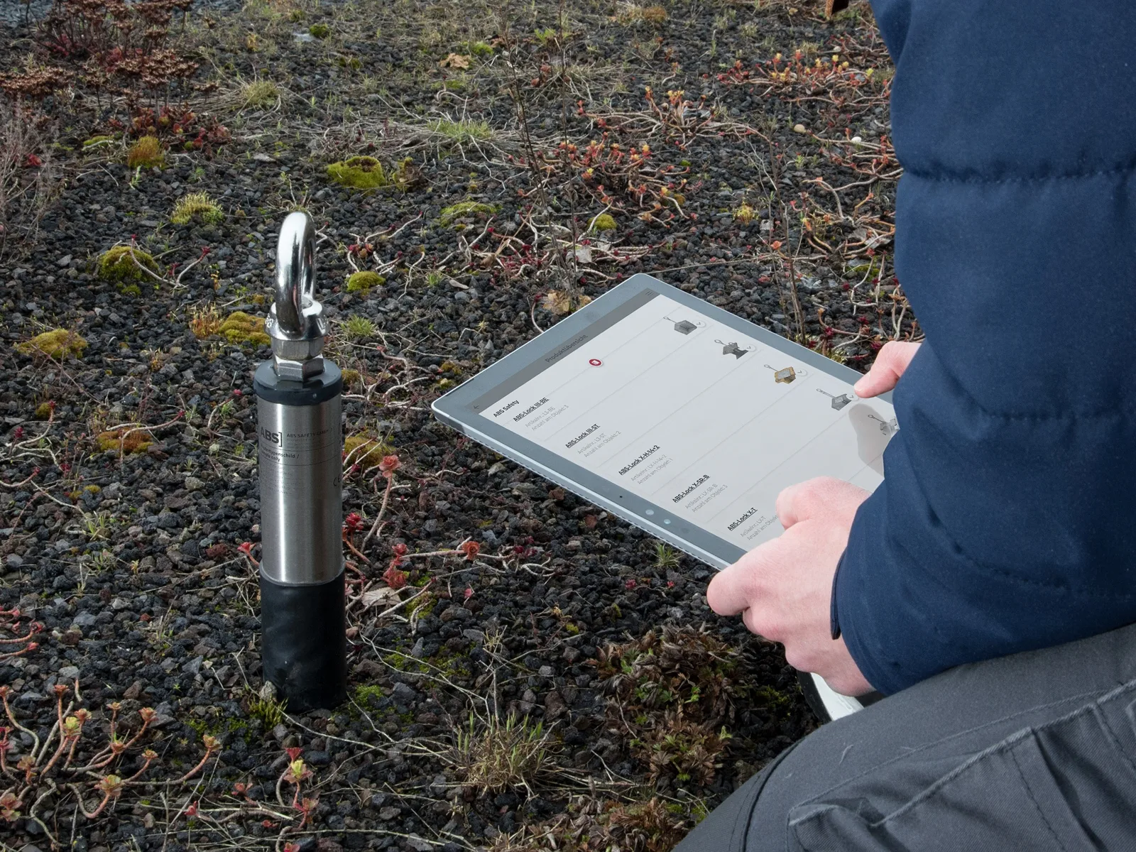 Eftersyn af ankerpunkt til faldsikring med digital dokumentation på tablet